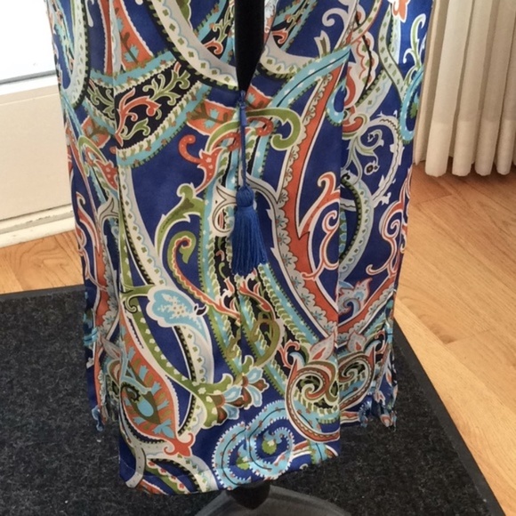 Pre-Loved Soft and Colorful Robe - Picture 5 of 6